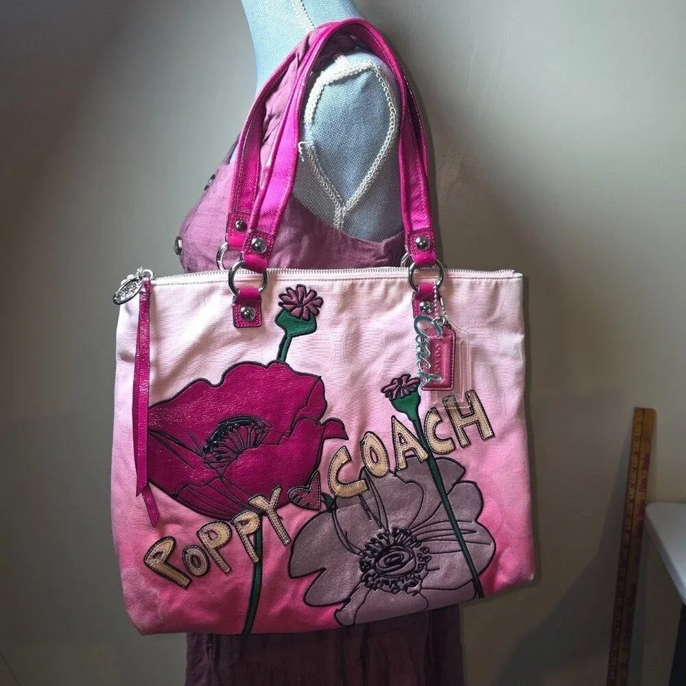 RARE Coach POPPY OMBRÉ Pink‎ Floral Tote with 3 large poppy charms